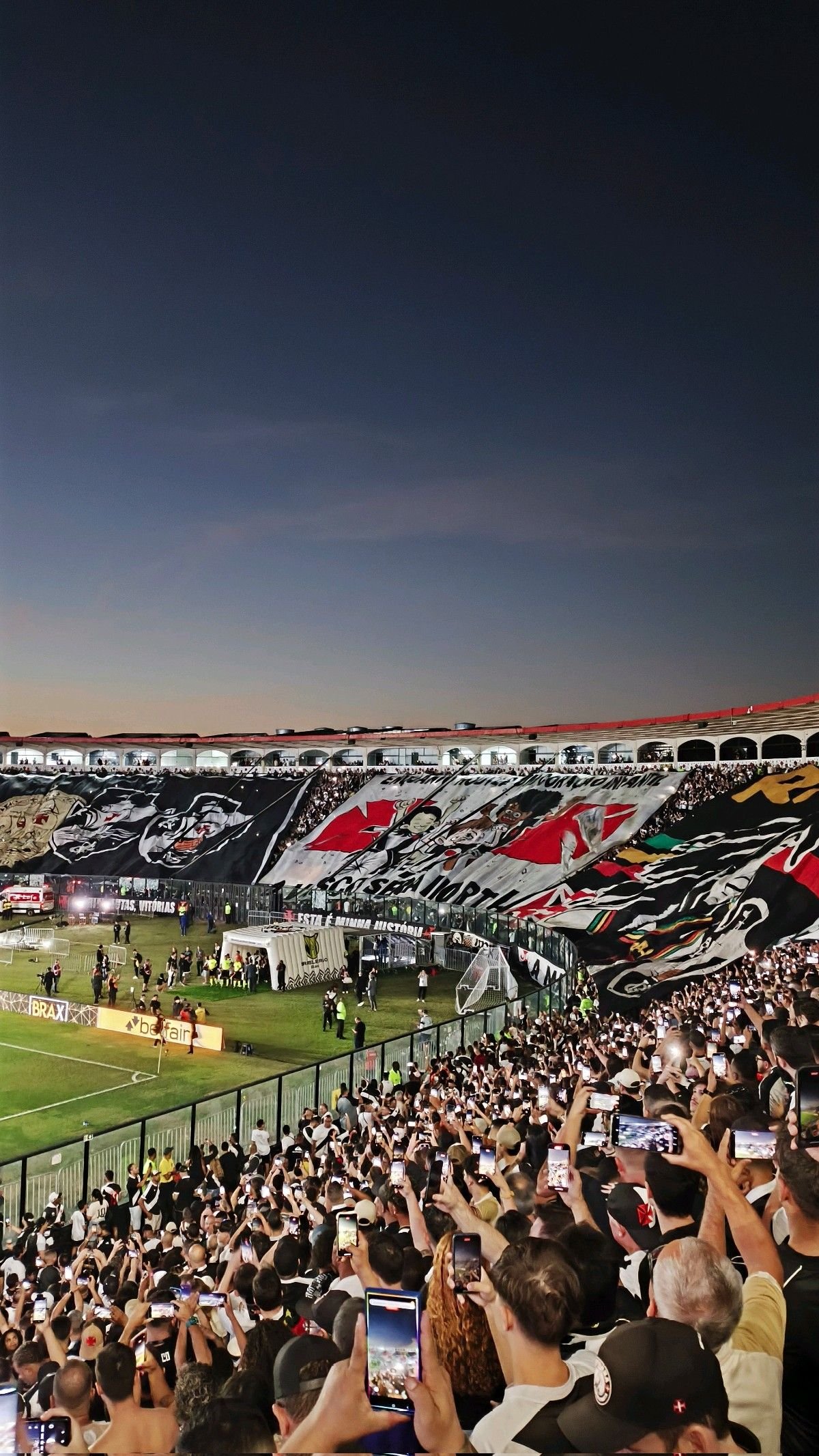 Arquibancada de São Januário lotada pela torcida vascaína